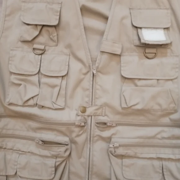 Fishing vest - Picture 3 of 5